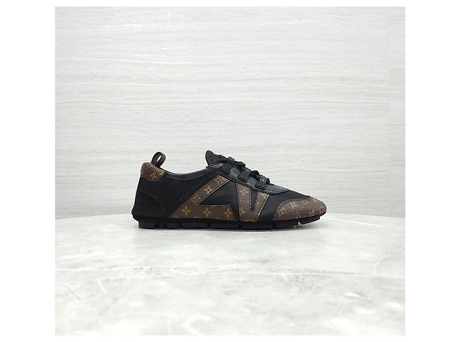 Sneakers Louis Vuitton Monogram - vista 5