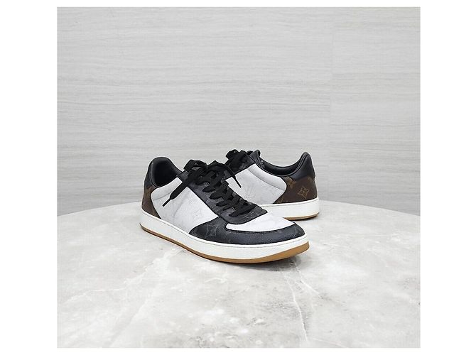 Louis Vuitton Sneakers Monogram Rivoli - vista 3