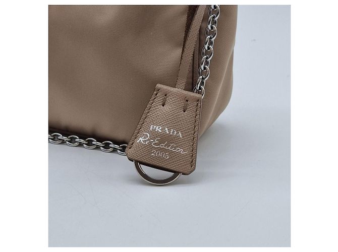 Prada Borsa Hobo Crossbody in Tessuto Re-Nylon - vista 3