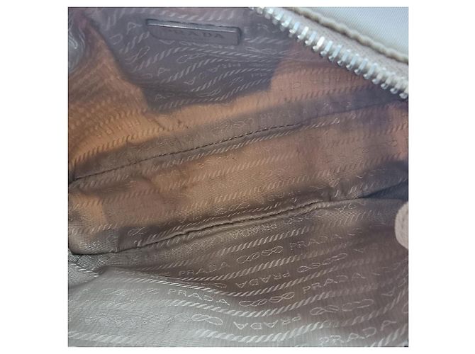Prada Borsa Hobo Crossbody in Tessuto Re-Nylon - vista 7