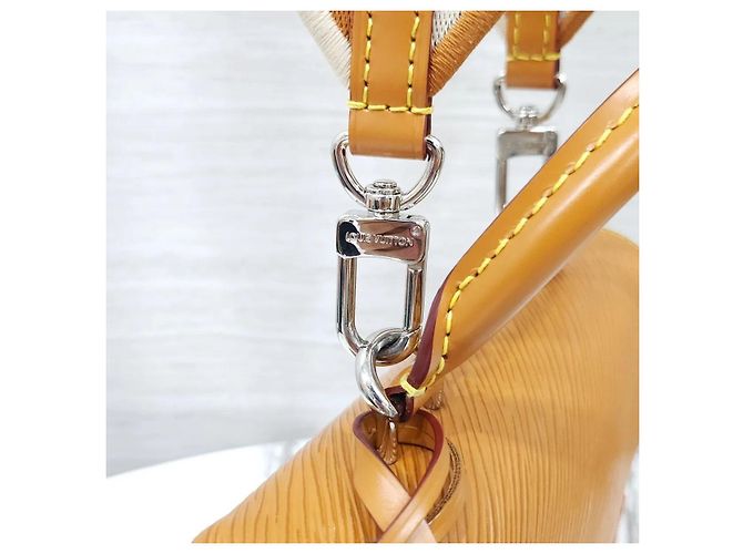Louis Vuitton Cluny Mini Epi Gold - vista 5
