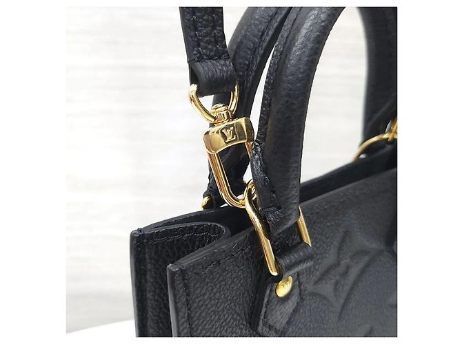Louis Vuitton Monogram Empreinte Petit Sac Plat Tote Cross Black - vista 4