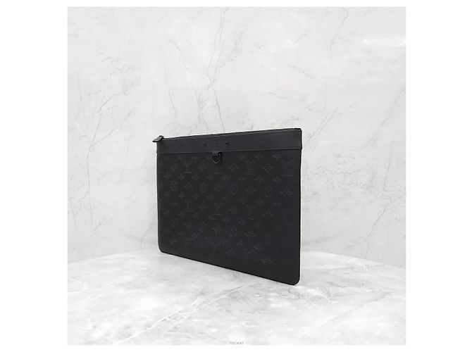 Louis Vuitton Pouch Discovery in pelle GM - vista 2