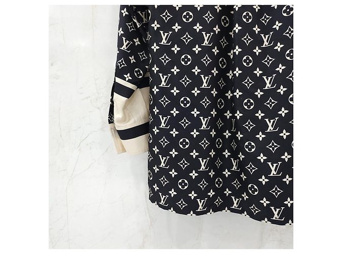Louis Vuitton Blusa camicia in seta monogram - vista 12