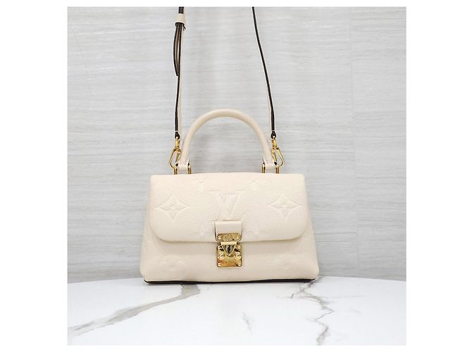 Louis Vuitton Borsa a tracolla Madeleine BB Cream Beige Monogram Empreinte - vista 11