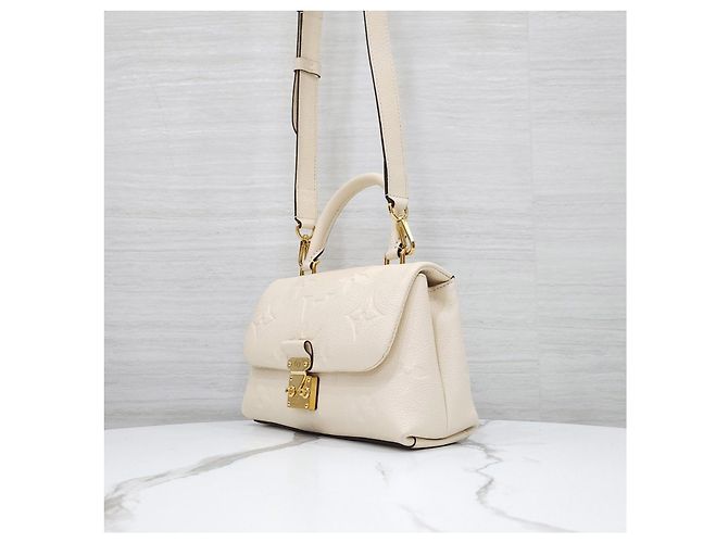 Louis Vuitton Borsa a tracolla Madeleine BB Cream Beige Monogram Empreinte - vista 12