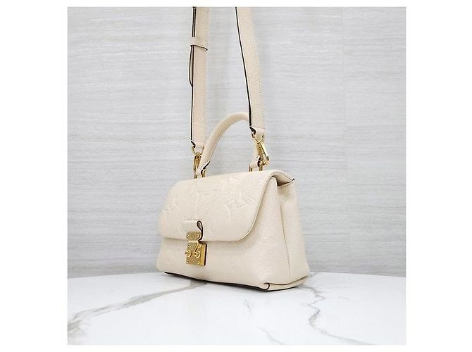 Louis Vuitton Borsa a tracolla Madeleine BB Cream Beige Monogram Empreinte - vista 2