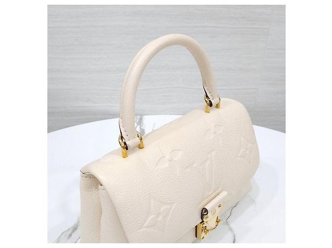 Louis Vuitton Borsa a tracolla Madeleine BB Cream Beige Monogram Empreinte - vista 5