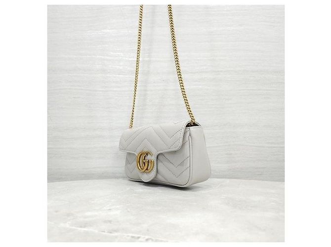 Gucci Borsa a catena GG Marmont Super Mini Grigio Chiaro - vista 2