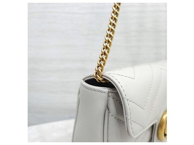Gucci Borsa a catena GG Marmont Super Mini Grigio Chiaro - vista 4