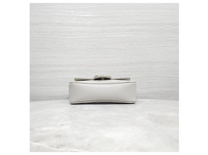 Gucci Borsa a catena GG Marmont Super Mini Grigio Chiaro - vista 9