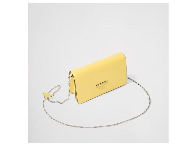 Prada Borsa a tracolla in pelle spazzolata gialla - vista 10