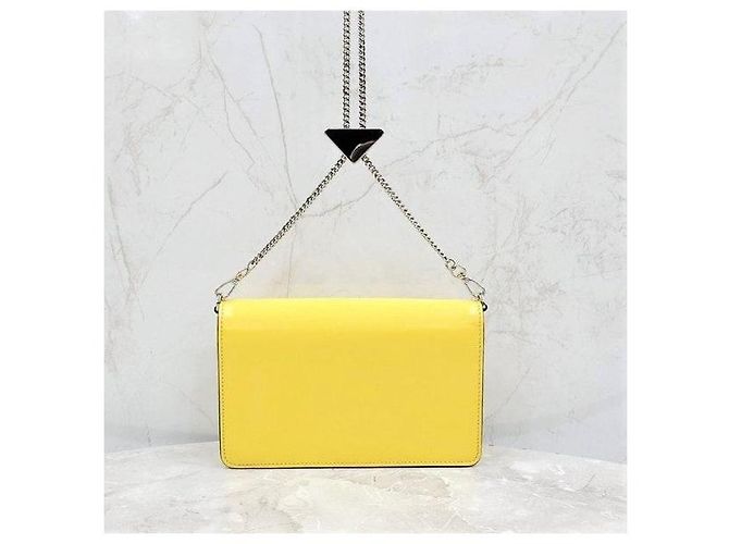 Prada Borsa a tracolla in pelle spazzolata gialla - vista 3