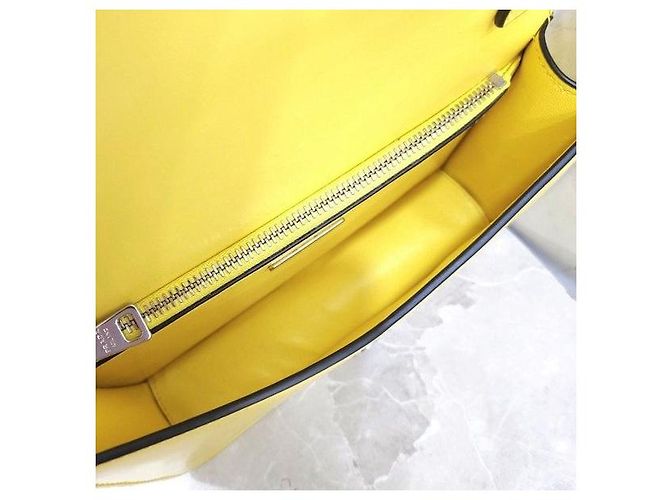 Prada Borsa a tracolla in pelle spazzolata gialla - vista 7