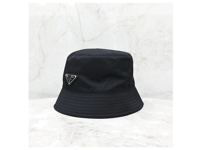 Cappello a secchiello Prada in nylon con logo Triangle verde - vista 10