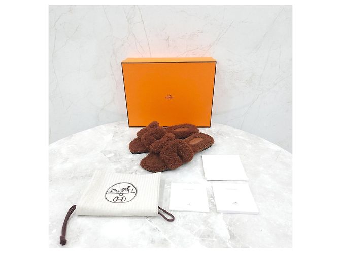 Hermès Pantofole Oran in shearling Marrone - vista 12