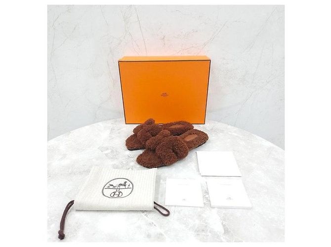 Hermès Pantofole Oran in shearling Marrone - vista 6