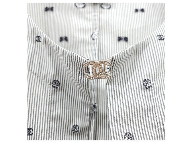 Chanel CC Mark Stripe Camellia Kurzarmhemd aus Baumwolle - Ansicht 12