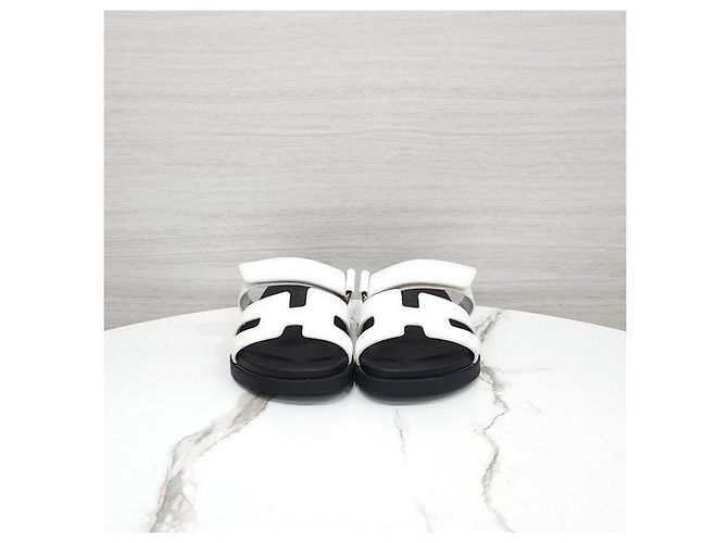 Hermès Sandali Slippers Cipre in vitello Blanc - vista 2