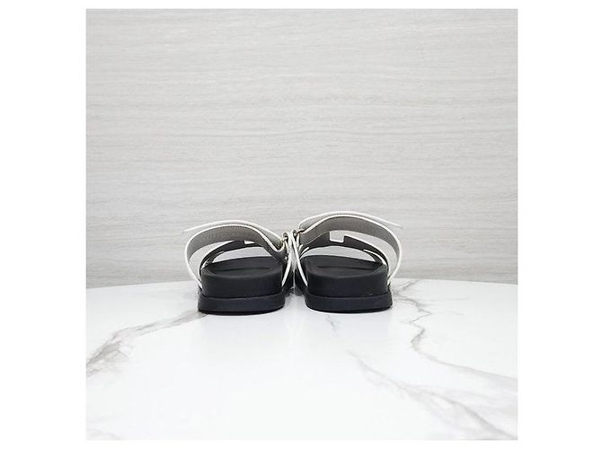 Hermès Sandali Slippers Cipre in vitello Blanc - vista 3