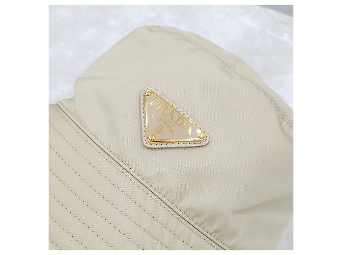Prada Cappello a secchiello in nylon con logo triangolare - vista 11