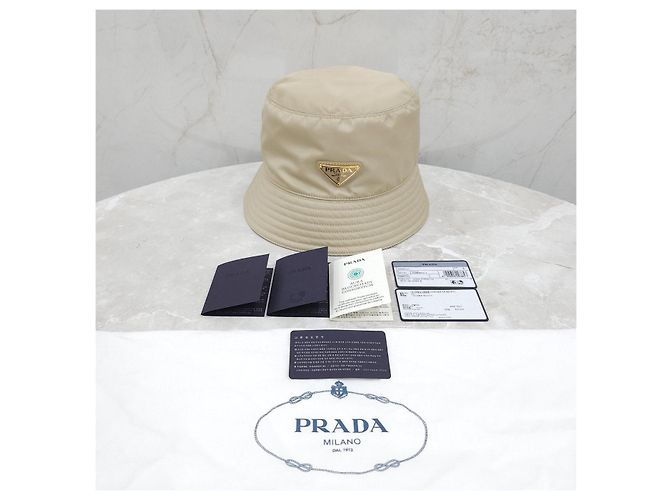Prada Cappello a secchiello in nylon con logo triangolare - vista 13