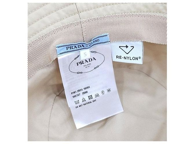 Prada Cappello a secchiello in nylon con logo triangolare - vista 5