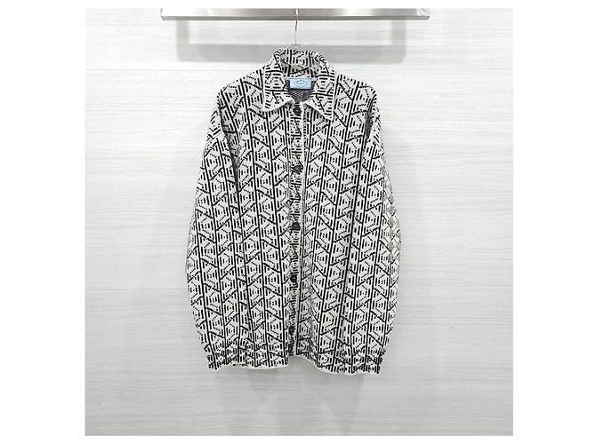 Prada Strickcardigan mit Multi-Pattern in Schwarz-Weiß - Ansicht 7