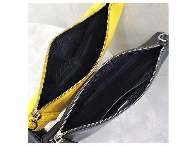 Prada Borsa a tracolla Triangle in pelle Saffiano - vista 9