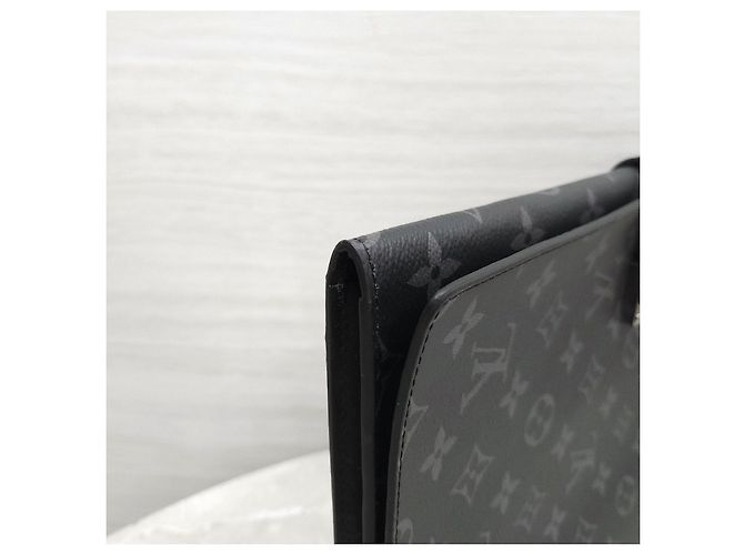 Louis Vuitton Monogram Eclipse Dokumenten-Tablet-Case Clutch - Ansicht 13
