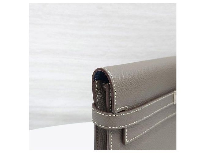 Hermès Cartera Larga Kelly Classic Epsom Verso Etoupe Silver Hardware - vista 4