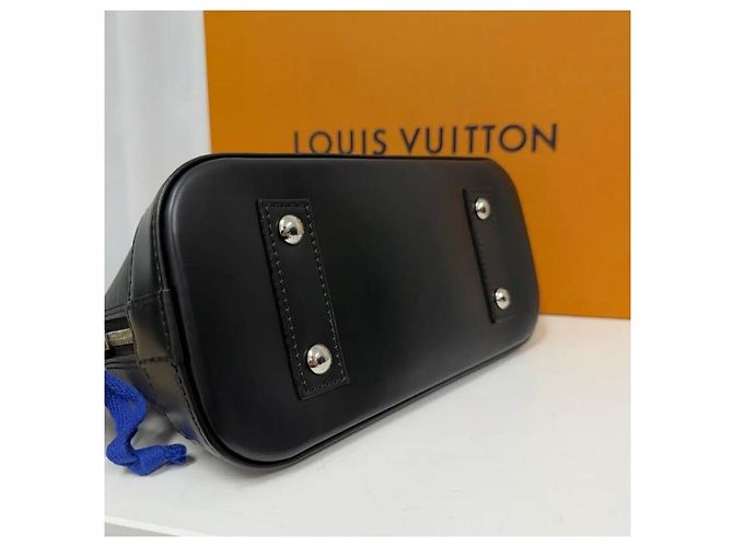 Louis Vuitton Alma BB Epi pelle nera - vista 4