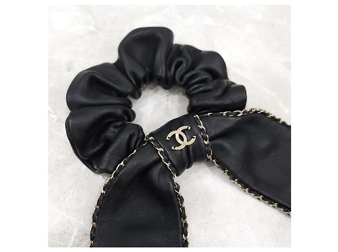 Chanel Scrunchie per capelli con nastro in pelle - vista 11