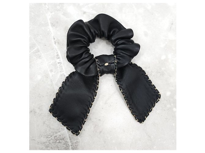 Chanel Scrunchie per capelli con nastro in pelle - vista 13