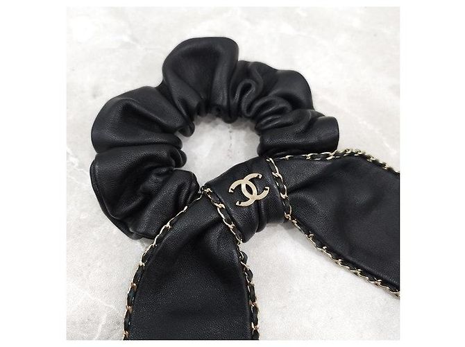 Chanel Scrunchie per capelli con nastro in pelle - vista 4