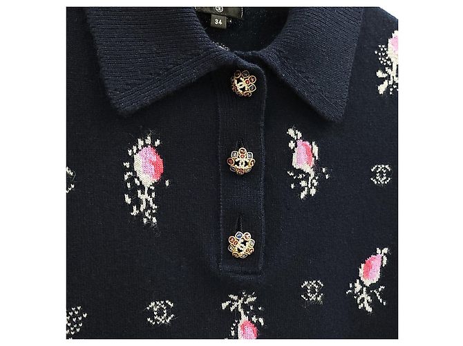 Chanel Kaschmir-Strickpolo mit Blumenmuster und kurzen Ärmeln - Ansicht 11