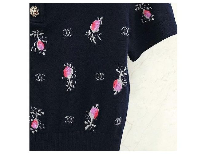 Chanel Kaschmir-Strickpolo mit Blumenmuster und kurzen Ärmeln - Ansicht 5