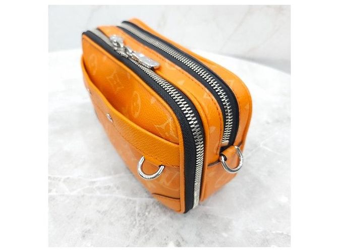 Louis Vuitton Borsa a tracolla Nano Alpha Monogram - vista 5