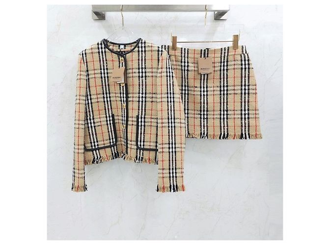 Burberry Bouclé-Karo-Jacke und Rock Set - Ansicht 11