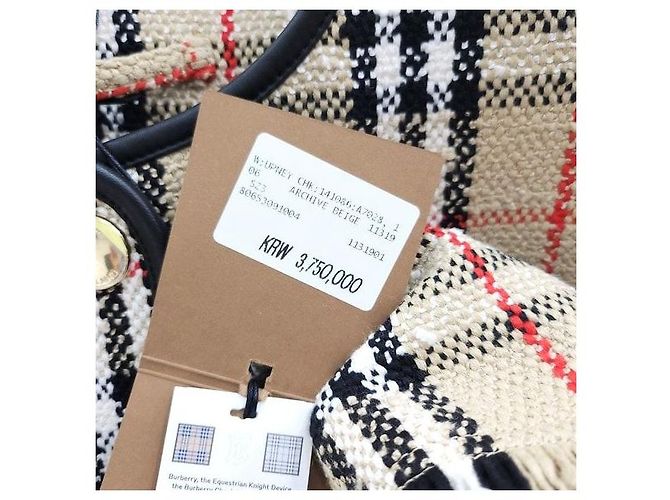 Burberry Bouclé-Karo-Jacke und Rock Set - Ansicht 6