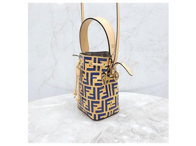 Borsa a secchiello Fendi in pelle verde - vista 2
