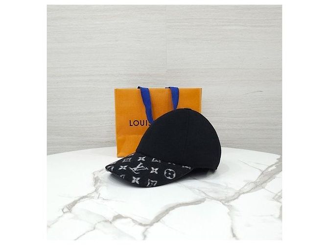 Louis Vuitton Cappello Monogram Endless Black - vista 10