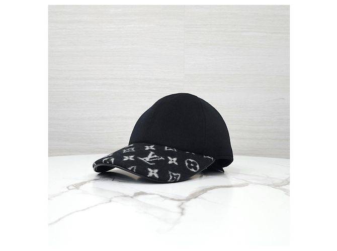 Louis Vuitton Cappello Monogram Endless Black - vista 11