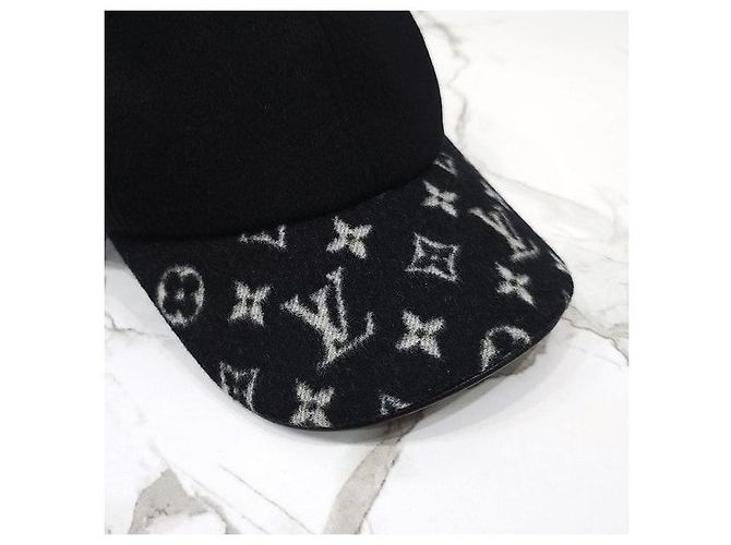 Louis Vuitton Cappello Monogram Endless Black - vista 5