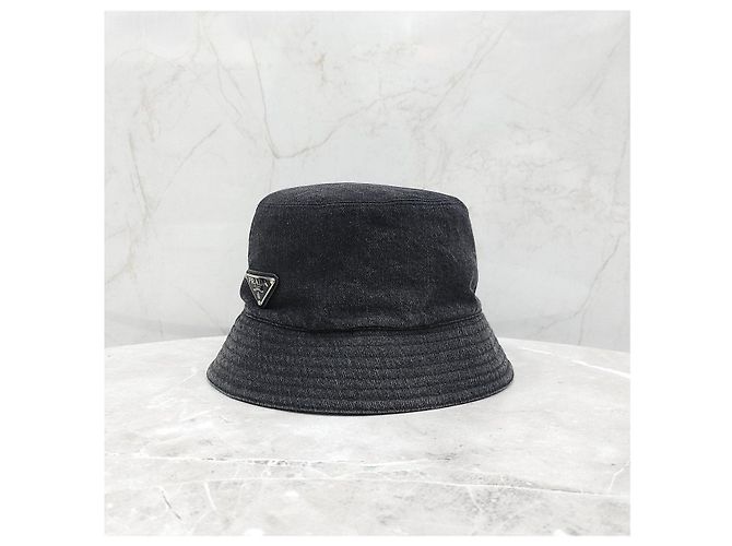 Prada Bucket Hat aus schwarzem Denim mit Triangle-Logo - Ansicht 10