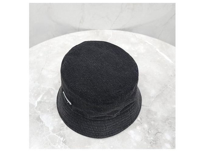 Prada Bucket Hat aus schwarzem Denim mit Triangle-Logo - Ansicht 5
