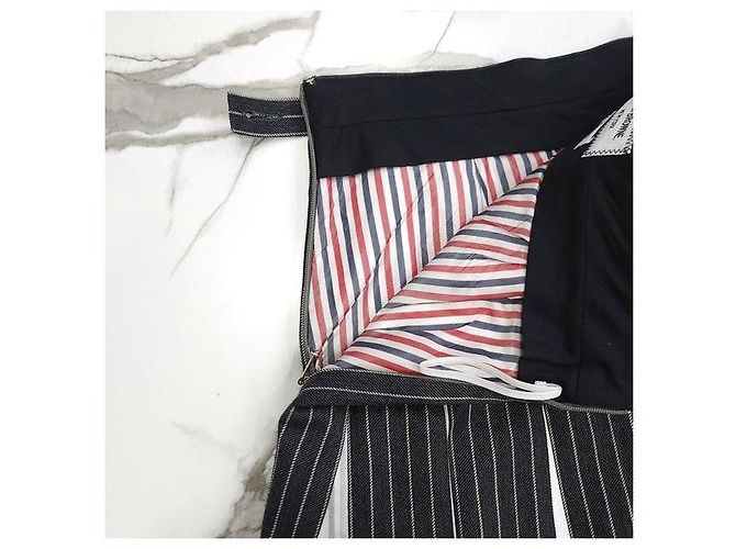Louis Vuitton Minifalda plisada de lana con rayas diplomáticas - vista 7
