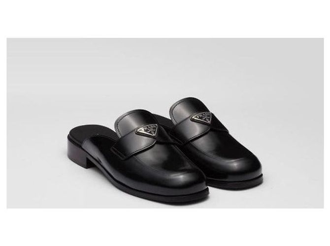 Prada Mule in pelle spazzolata con logo Triangle - vista 9