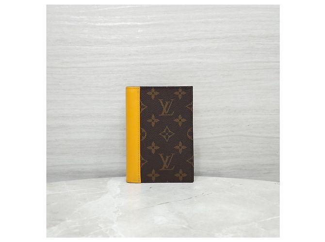 Louis Vuitton Portapassaporto Monogram Macassar - vista 7