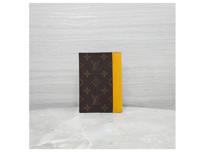 Louis Vuitton Portapassaporto Monogram Macassar - vista 9